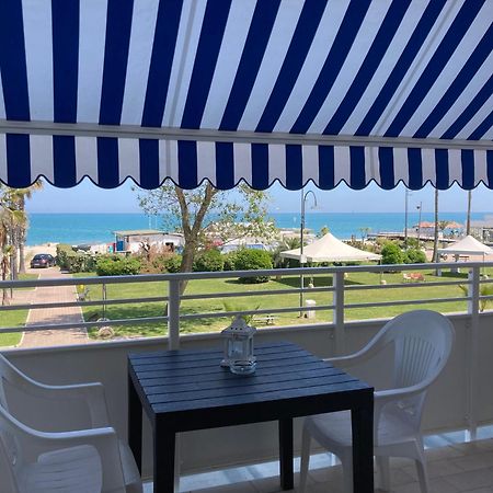 Hotel Promenade Porto SantʼElpidio Buitenkant foto