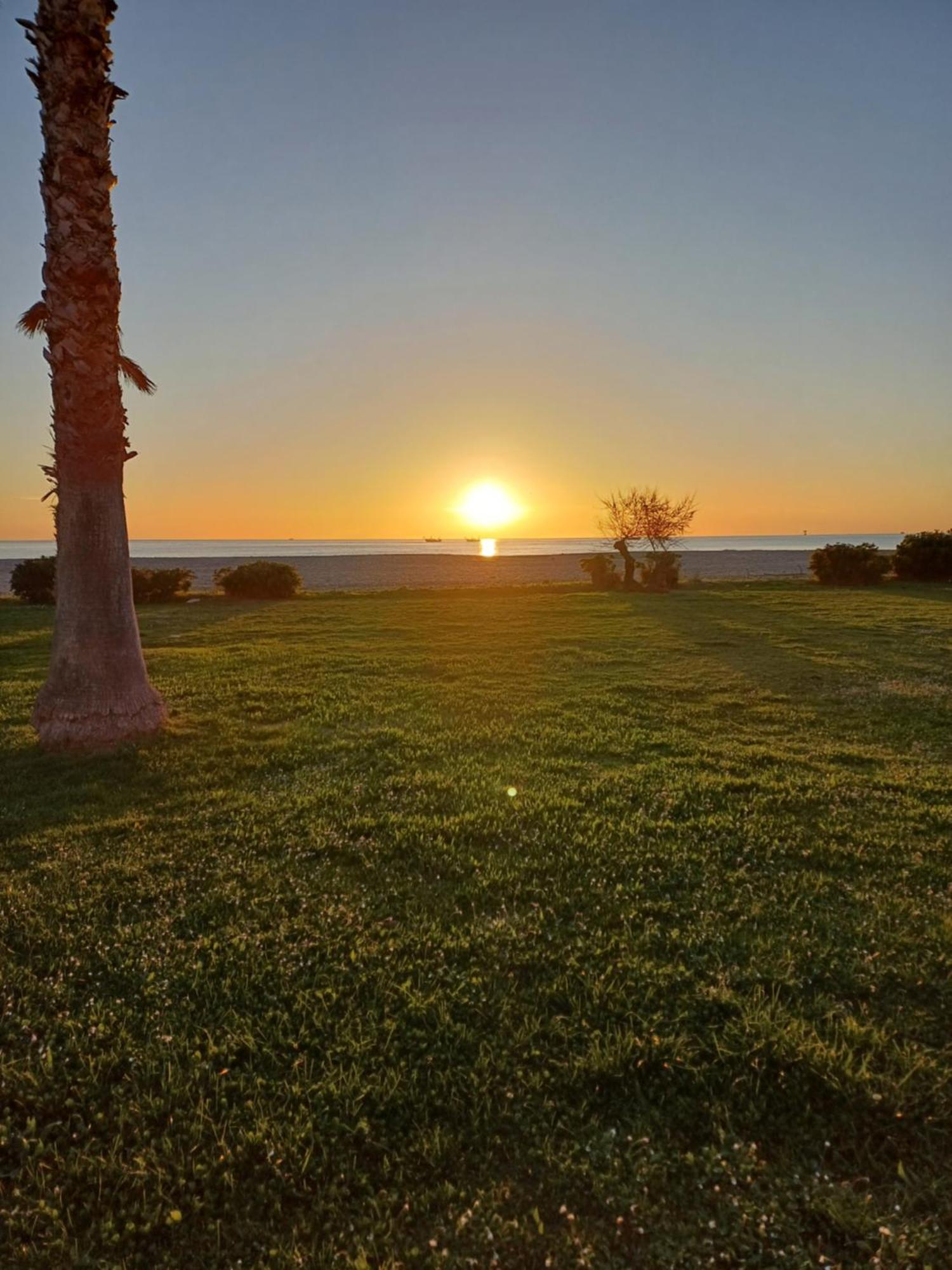 Hotel Promenade Porto SantʼElpidio Buitenkant foto