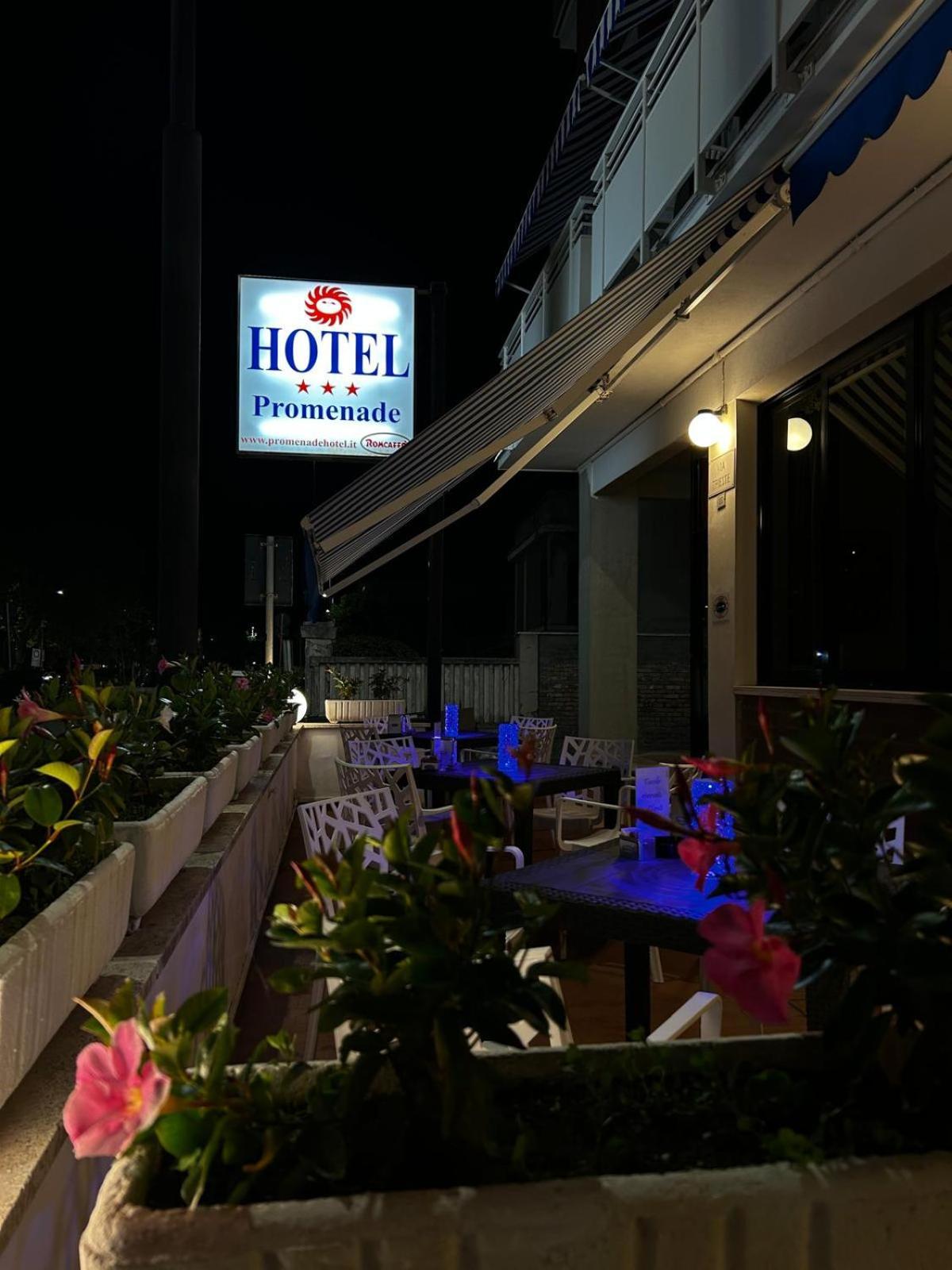 Hotel Promenade Porto SantʼElpidio Buitenkant foto